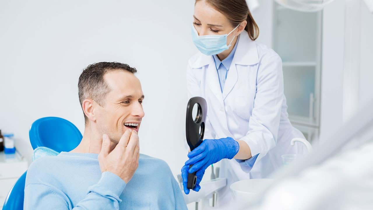 10 Signs That You Need to Visit the Dentist - Manus Dental